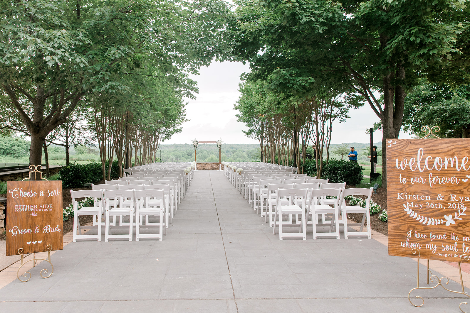 A Blush + White Lansdowne Resort Virginia Wedding - The Overwhelmed Bride Wedding Blog