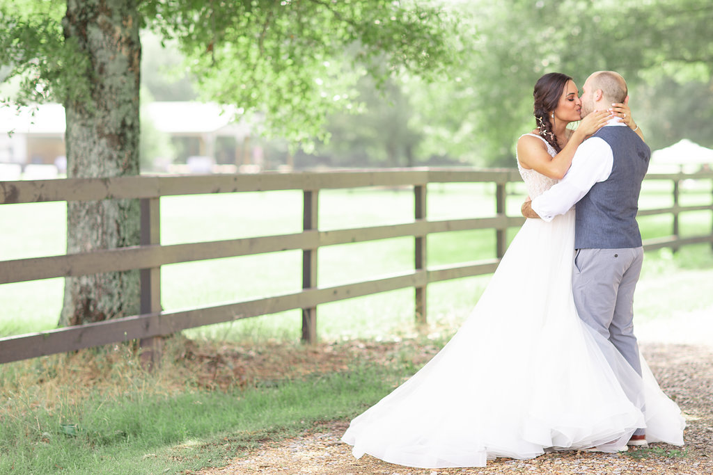 An Intimate Southern Alabama DIY Wedding - The Barn at Twin Valley Wedding - The Overwhelmed Bride Wedding Blog