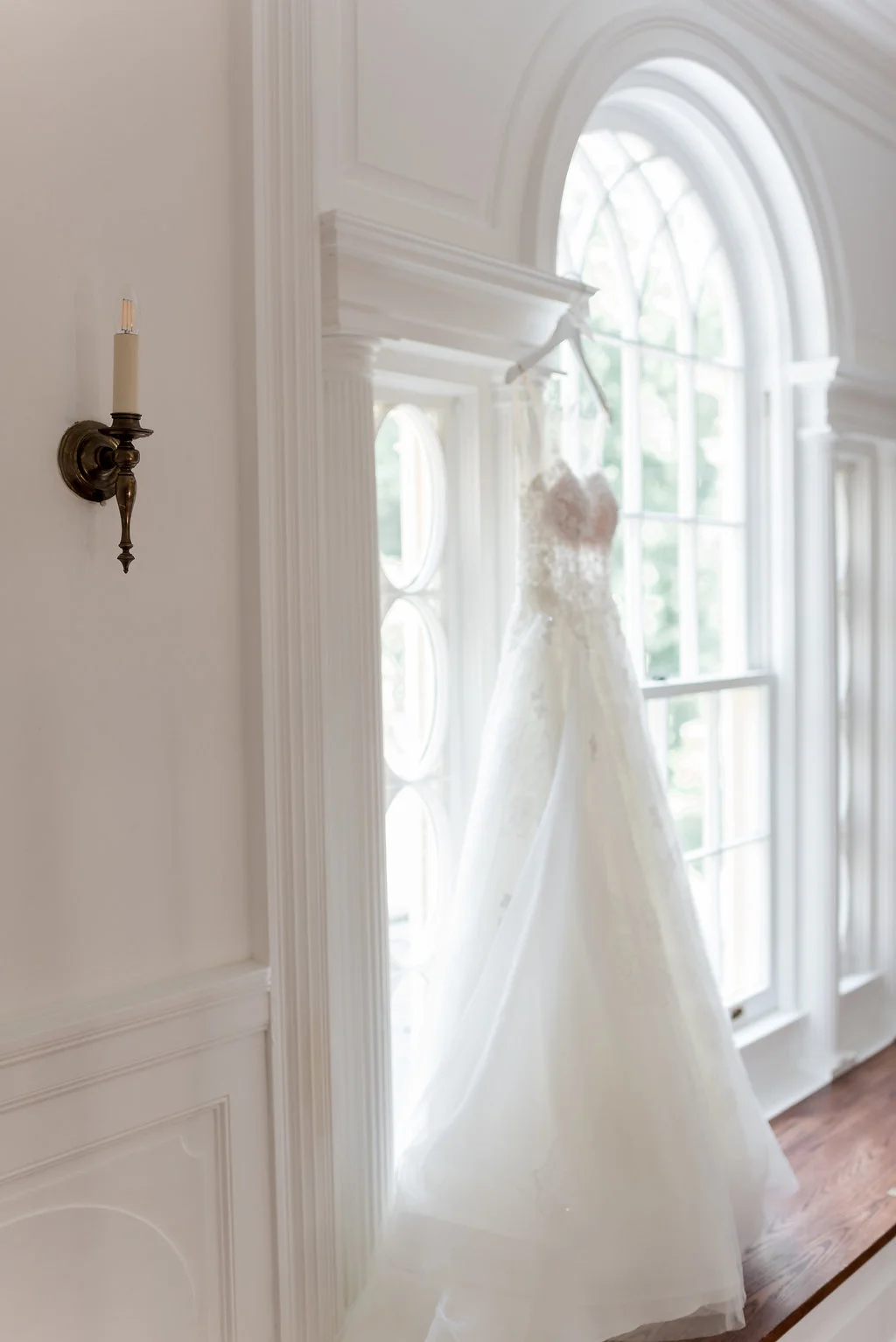 A Classic Rust Manor House Virginia Wedding