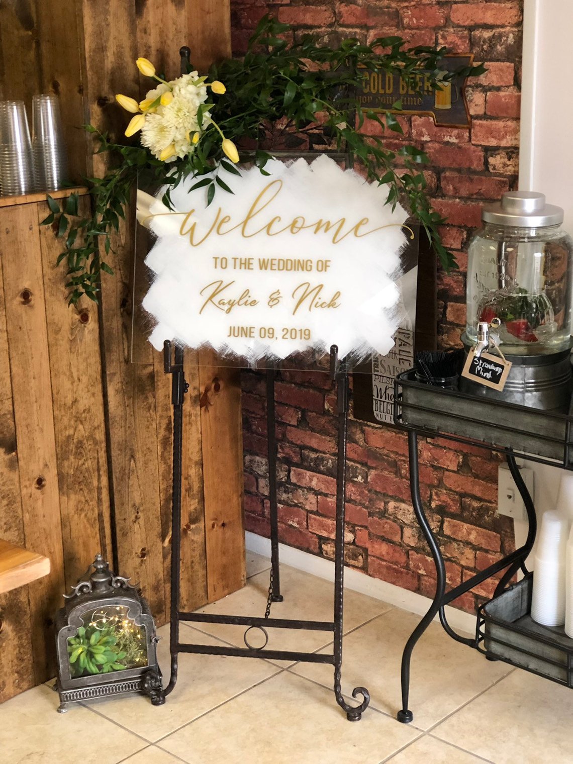 Acrylic Wedding Signs - The Overwhelmed Bride Wedding Blog