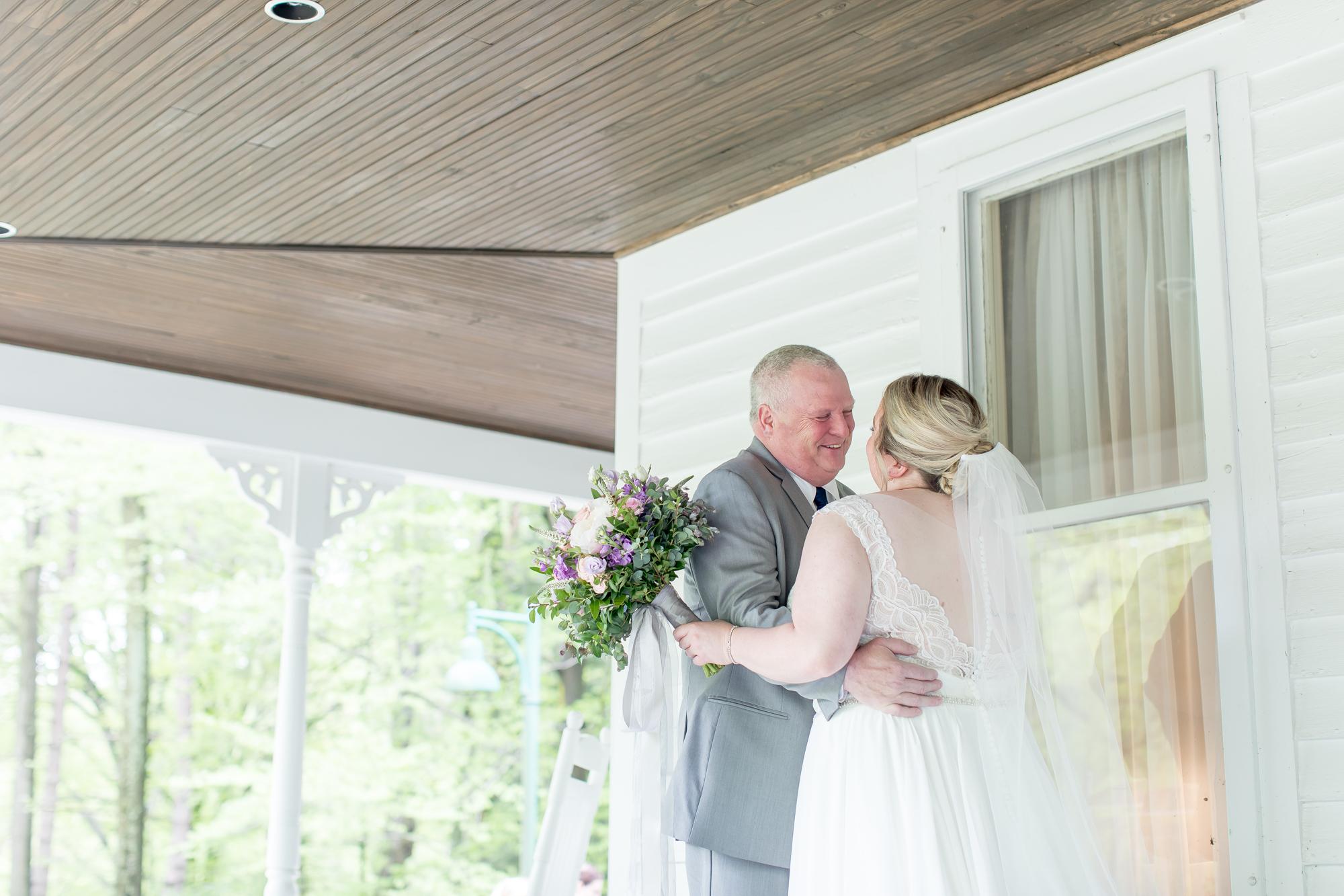 Weaver House of Pine Bend Park - Michigan Garden Wedding - The Overwhelmed Bride Wedding Blog