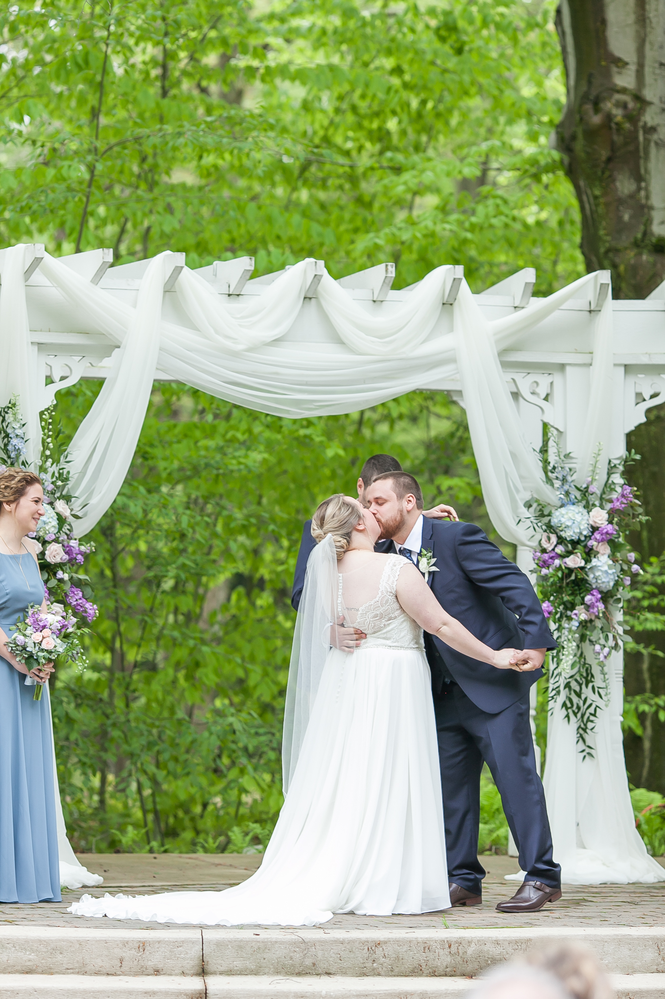 Weaver House of Pine Bend Park - Michigan Garden Wedding - The Overwhelmed Bride Wedding Blog