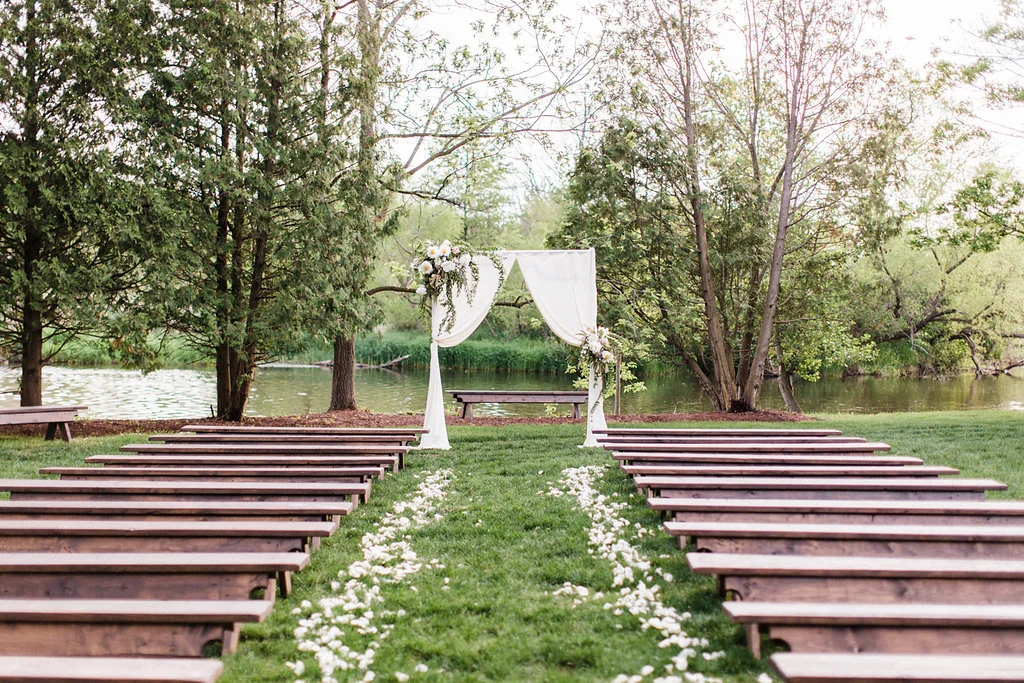 A Boho Chic Wisconsin Barn Wedding — The Overwhelmed Bride // Wedding ...