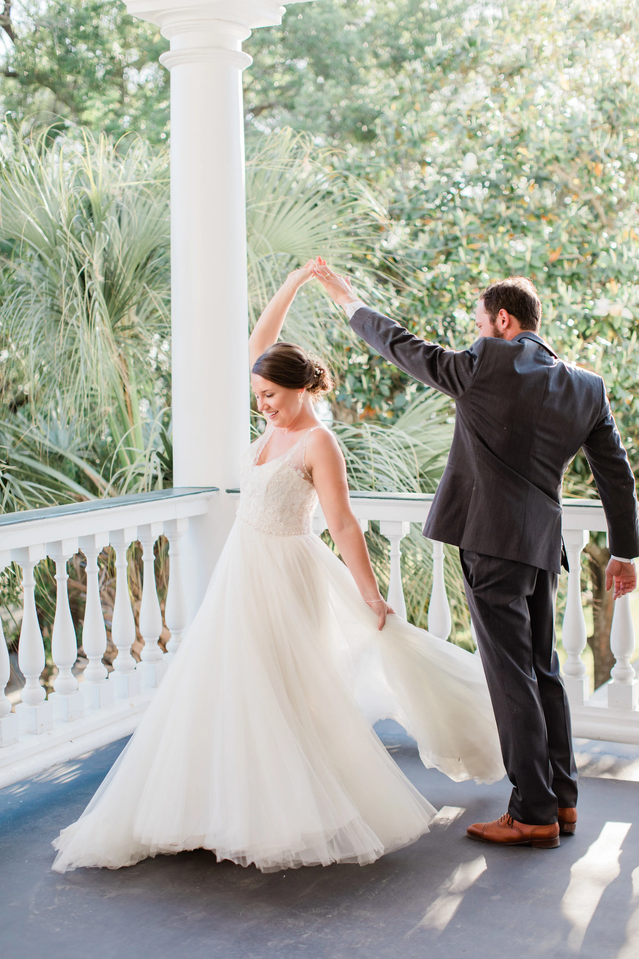 A Lowndes Grove Plantation Charleston Wedding The Overwhelmed