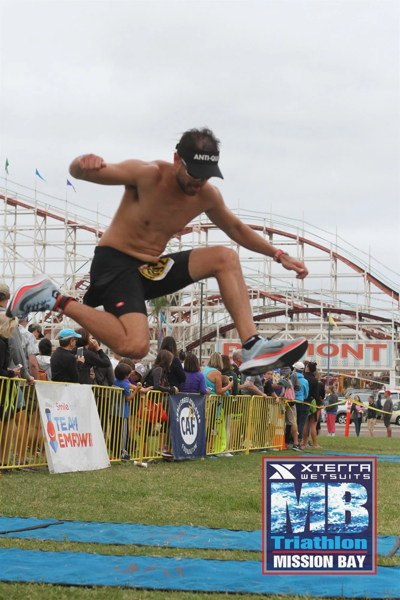 ianhoey_sdtriseries_triathlong_xterrawetsuits_triathlon.jpg