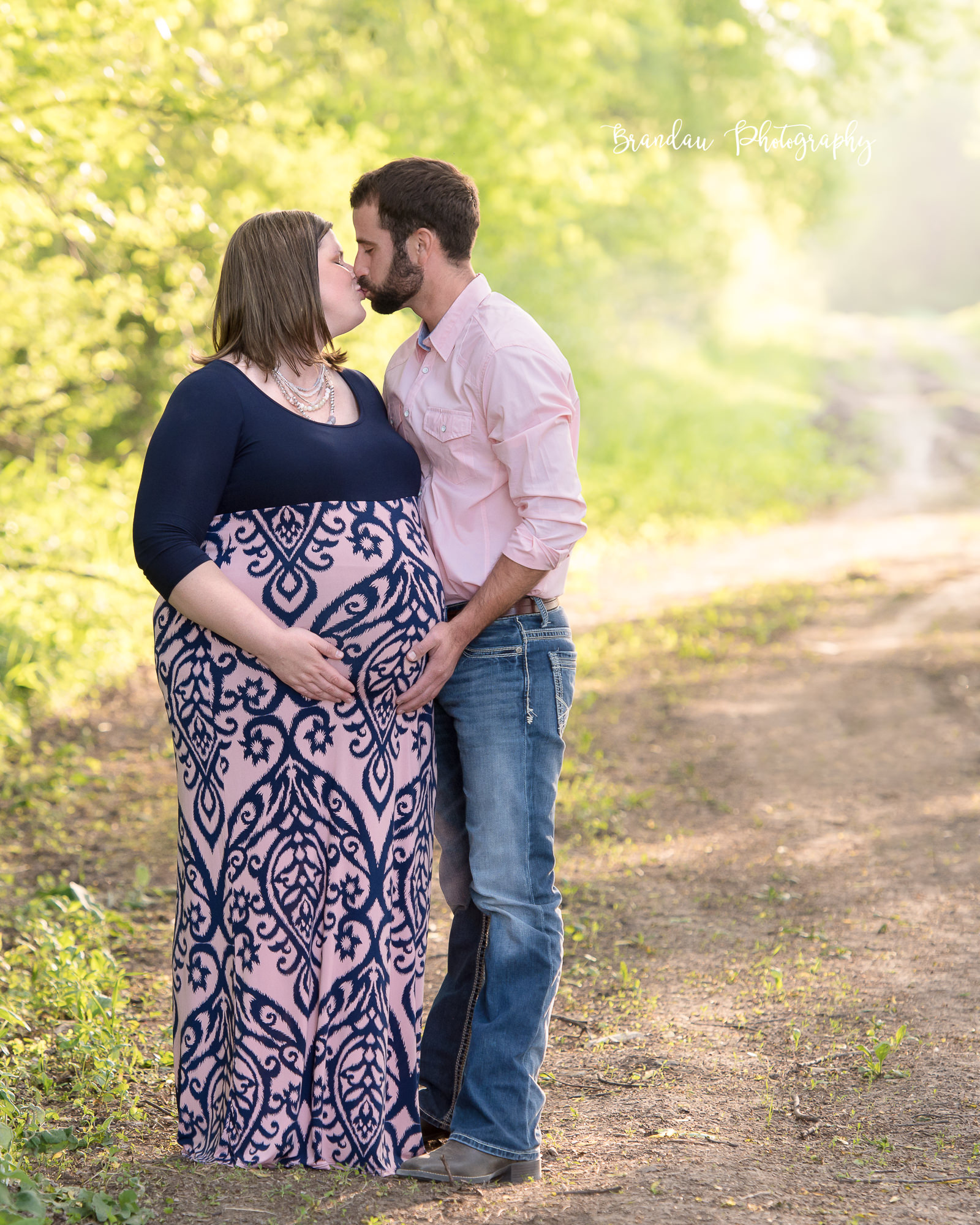 Baby Bump_Couple Kissing_Maternity_Brandau Photography-3.jpg