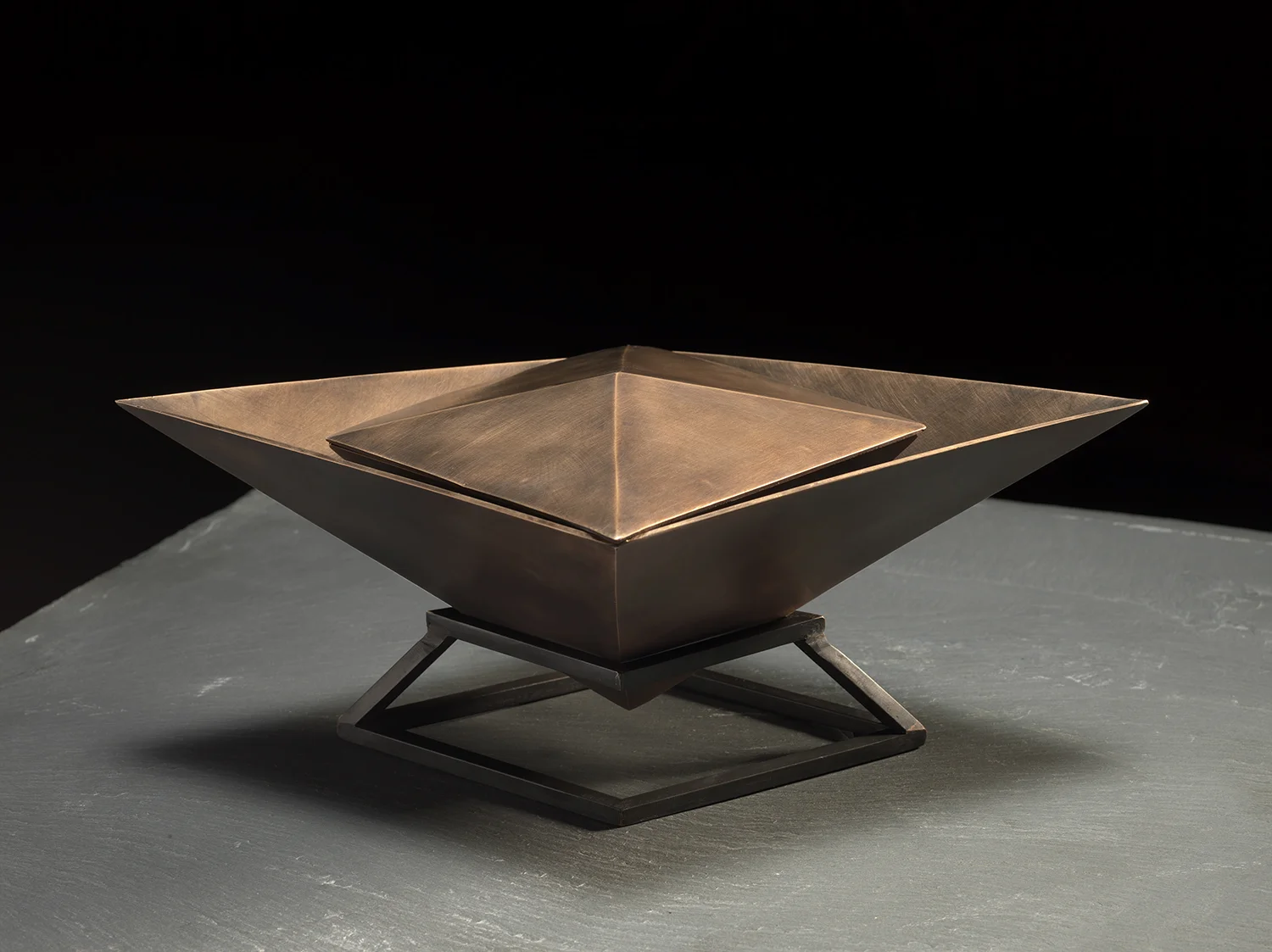 Bronze_Urn_1_small.jpg