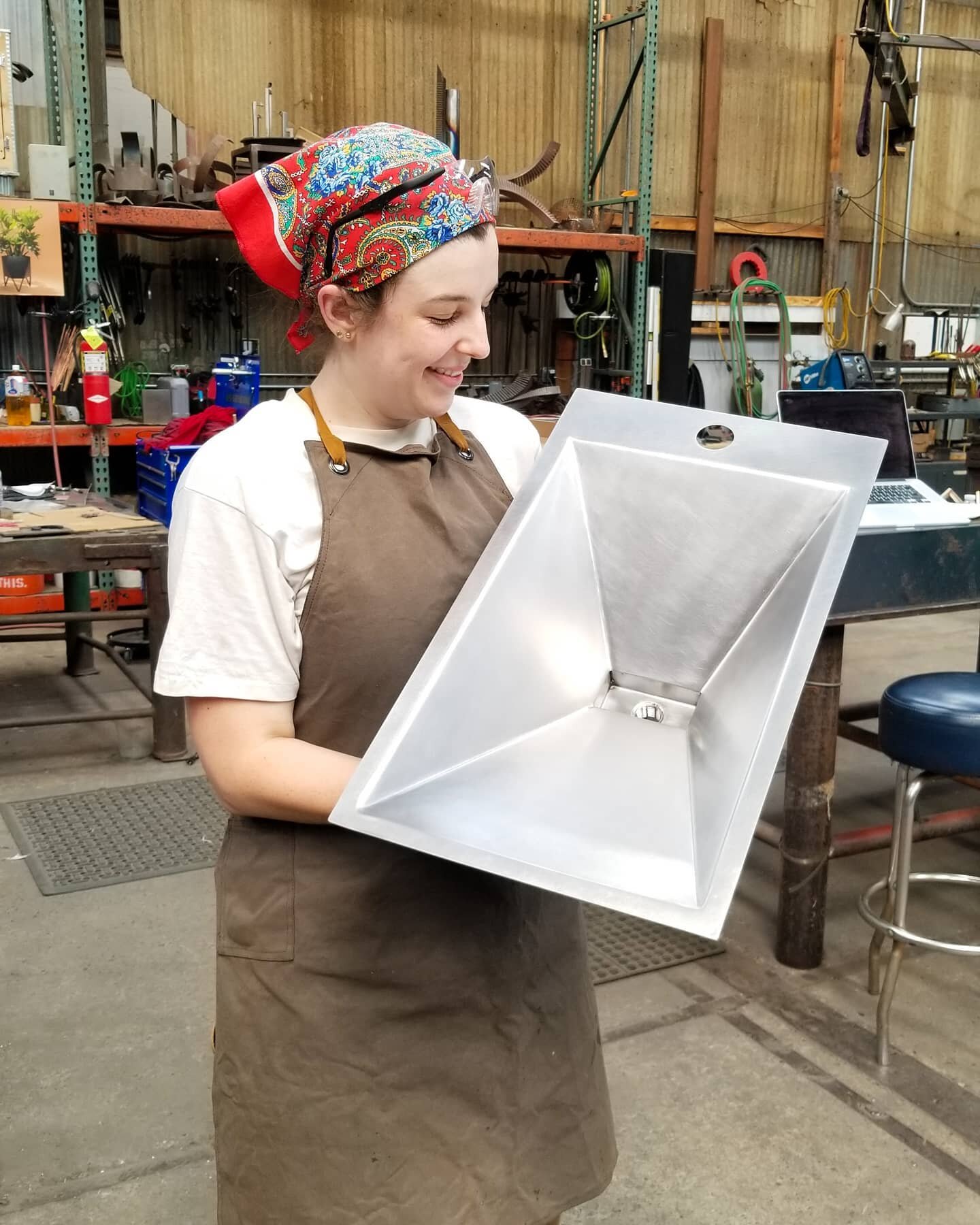 @maybewelding looking so proud after wrapping up all the welding on this stainless steel sink. The design was born out of function for a compact space that needed a highly customized setup. Even so, I love the faceted shape and the brushed finish 💥