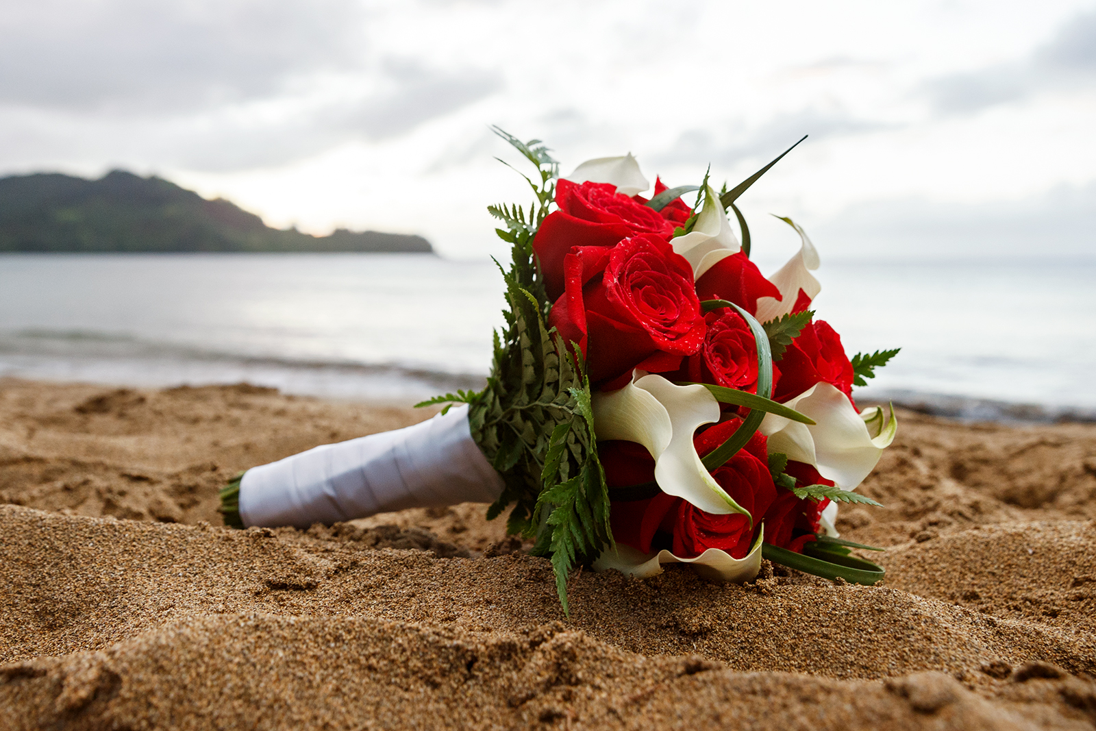 #6 Red Rose Calla Lily Bouquet