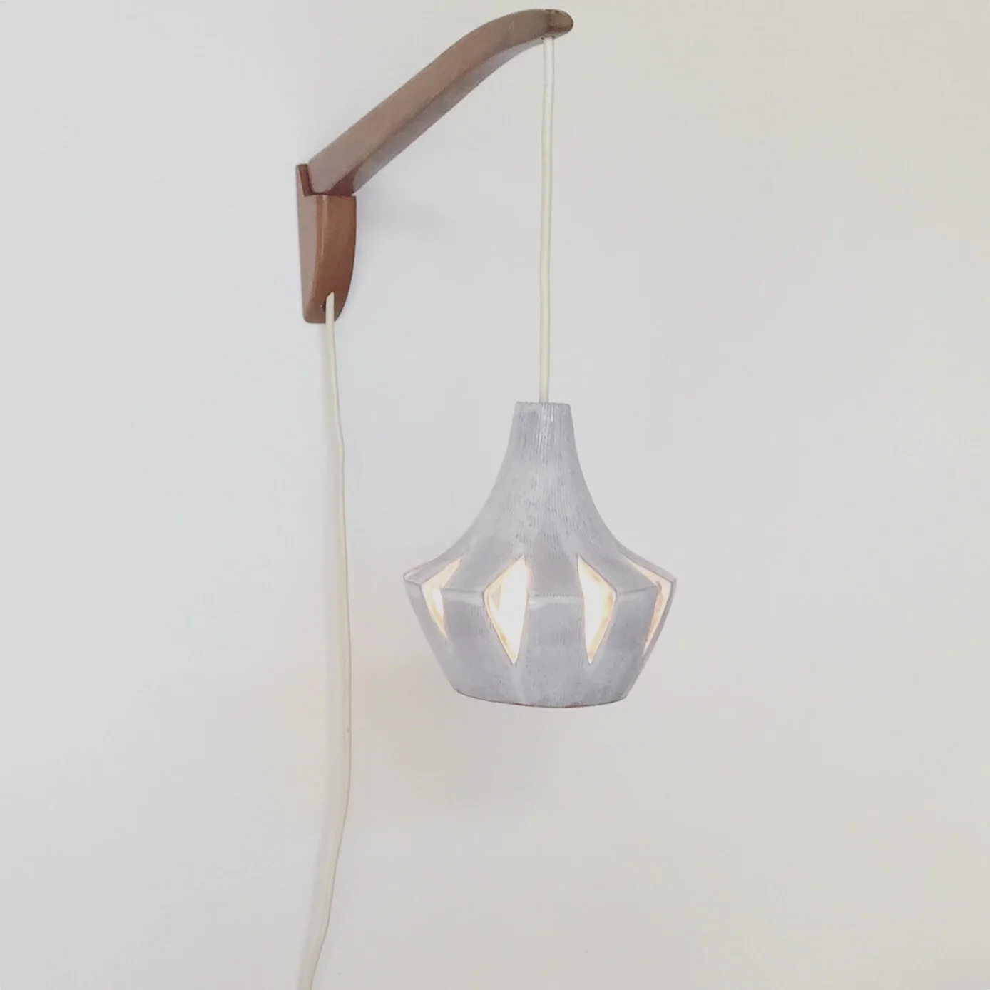Yes I do these too! I have some fabulous hard wood arms (made by Ben Burnett @zillion_design). These are perfect for your reading corner or as a bedside lamp.