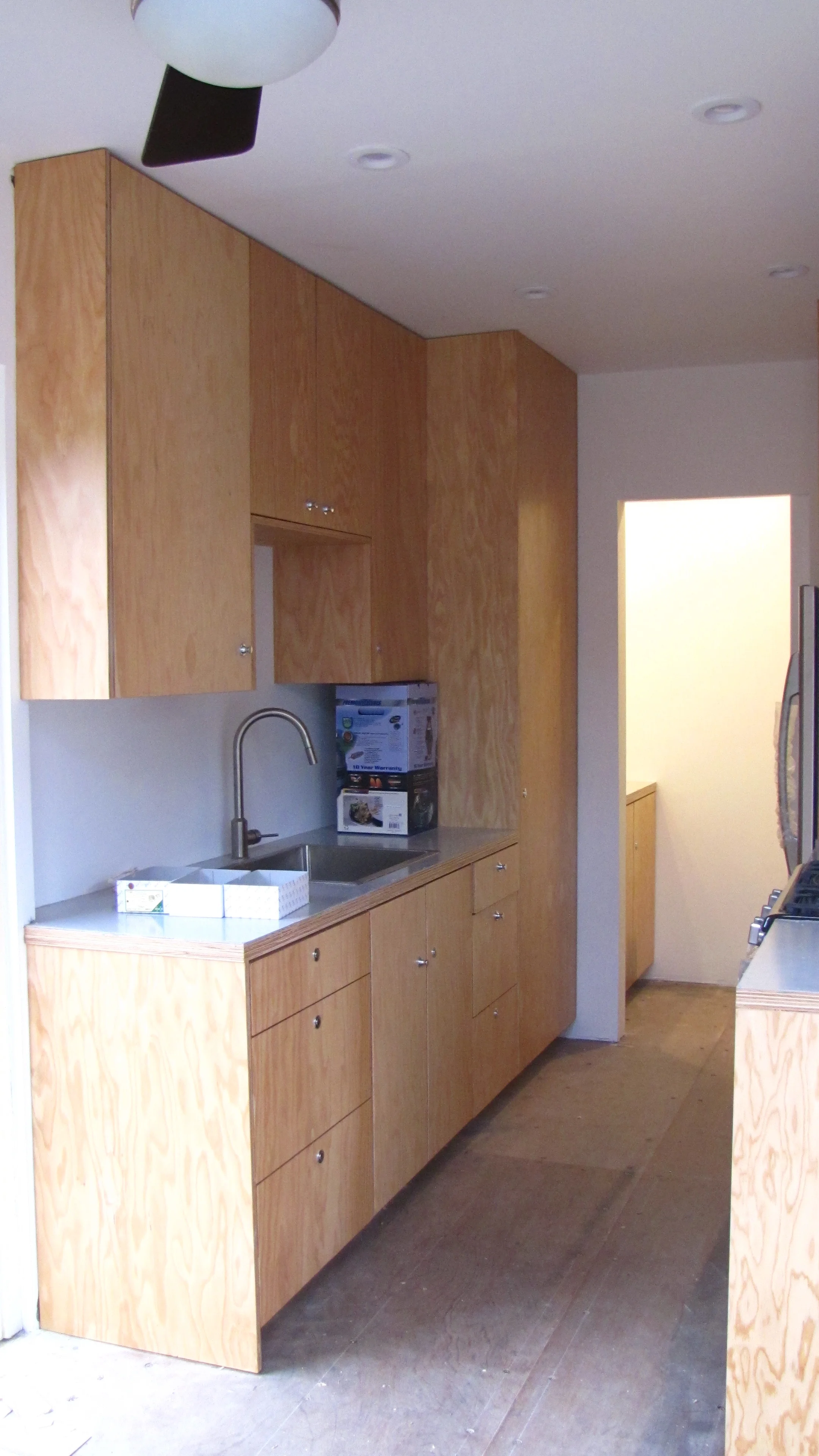container Kitchen 2.jpg