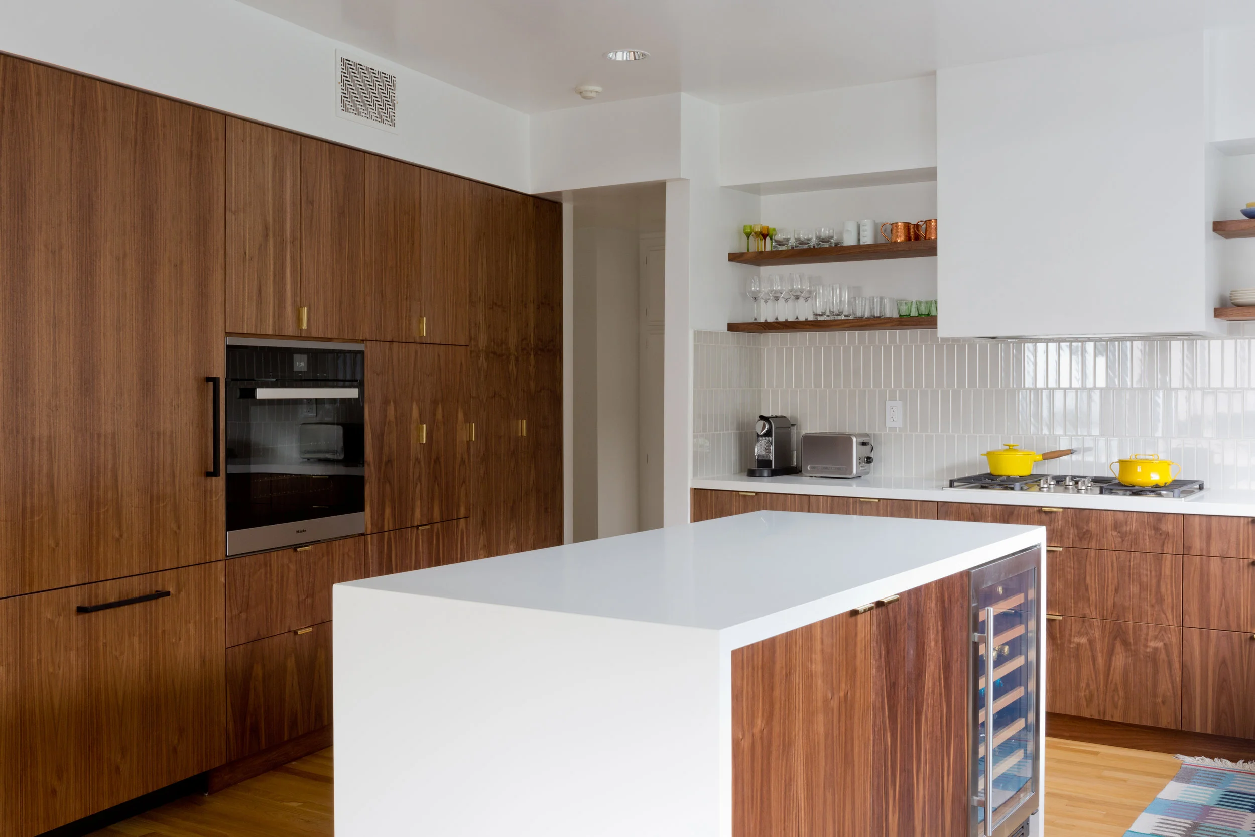 los herm kitchen_2.jpg