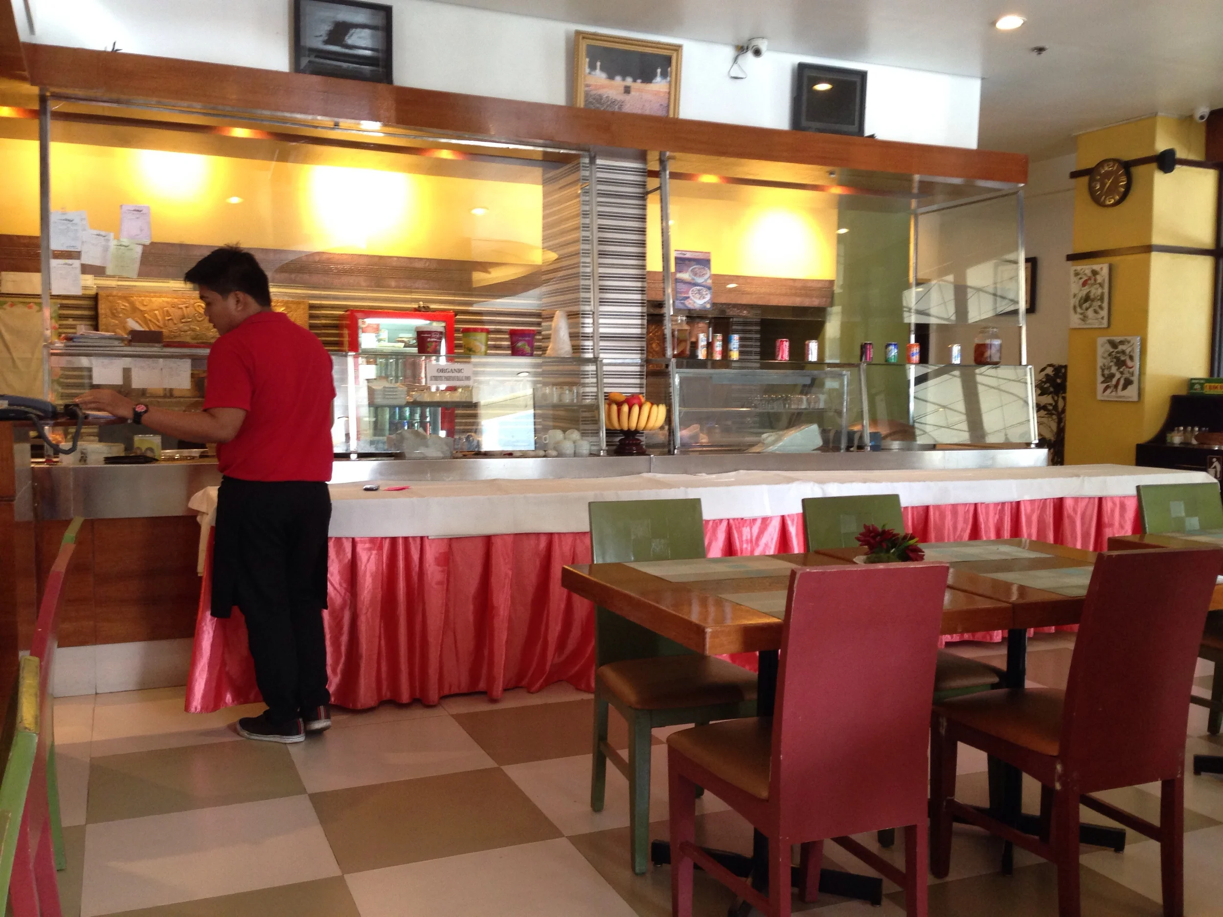 The crickets are chirping...eat here now!