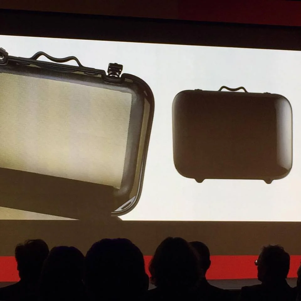 This is the world's lightest luggage - designed by #RossLovegrove for a UK luggage company. It's made of carbon and weighs 1.5 kilos. Yup. You read that right. So light so you can put a little more stuff. Amazing!