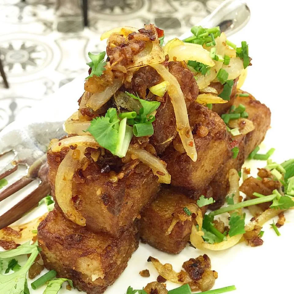 This great turnip cake with XO sauce from @tuantuanmanila at @smaurapremier 😍 Classic stuff!