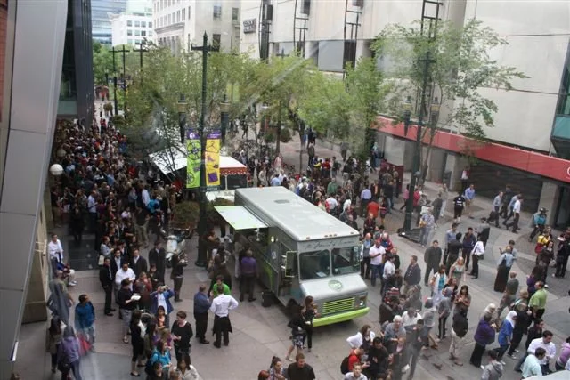 stephenave.jpg