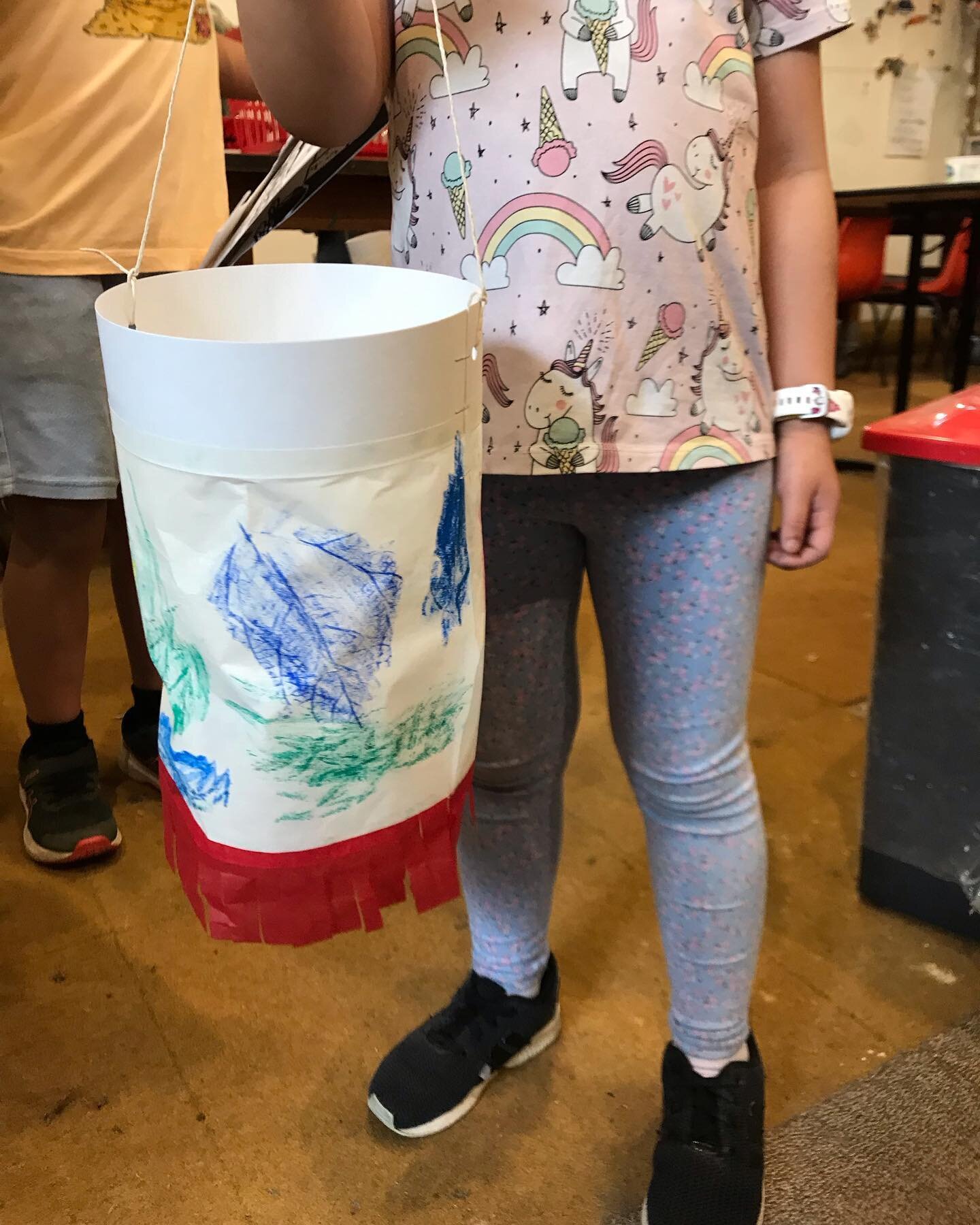 Leaf Print Lanterns, by the Junior Class. #ruthtuckartschool #oilpastel #holidayclasses #springworkshop #lantern #leaf #prints