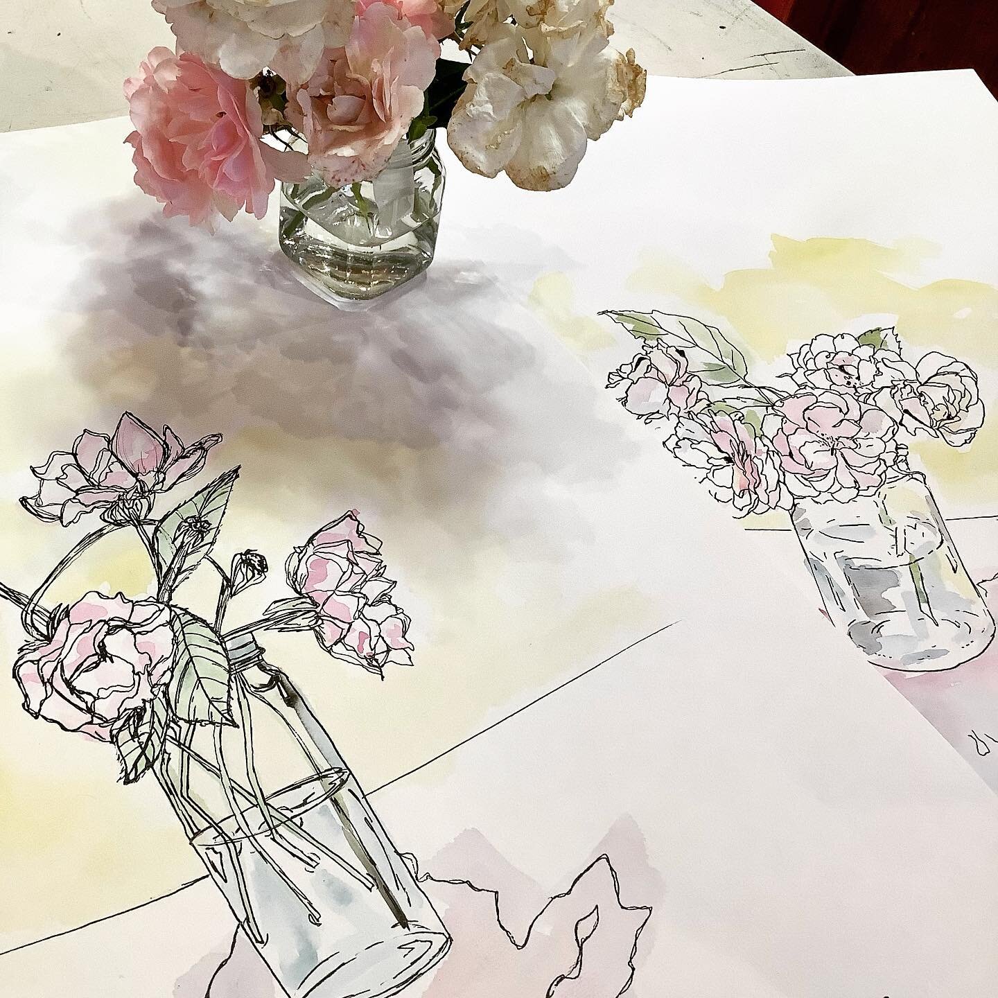 Softly painted roses at today&rsquo;s watercolour class. 💐🎨
.
.
.
.
#watercolorpainting #penandink #roses #ruthtuckartschool