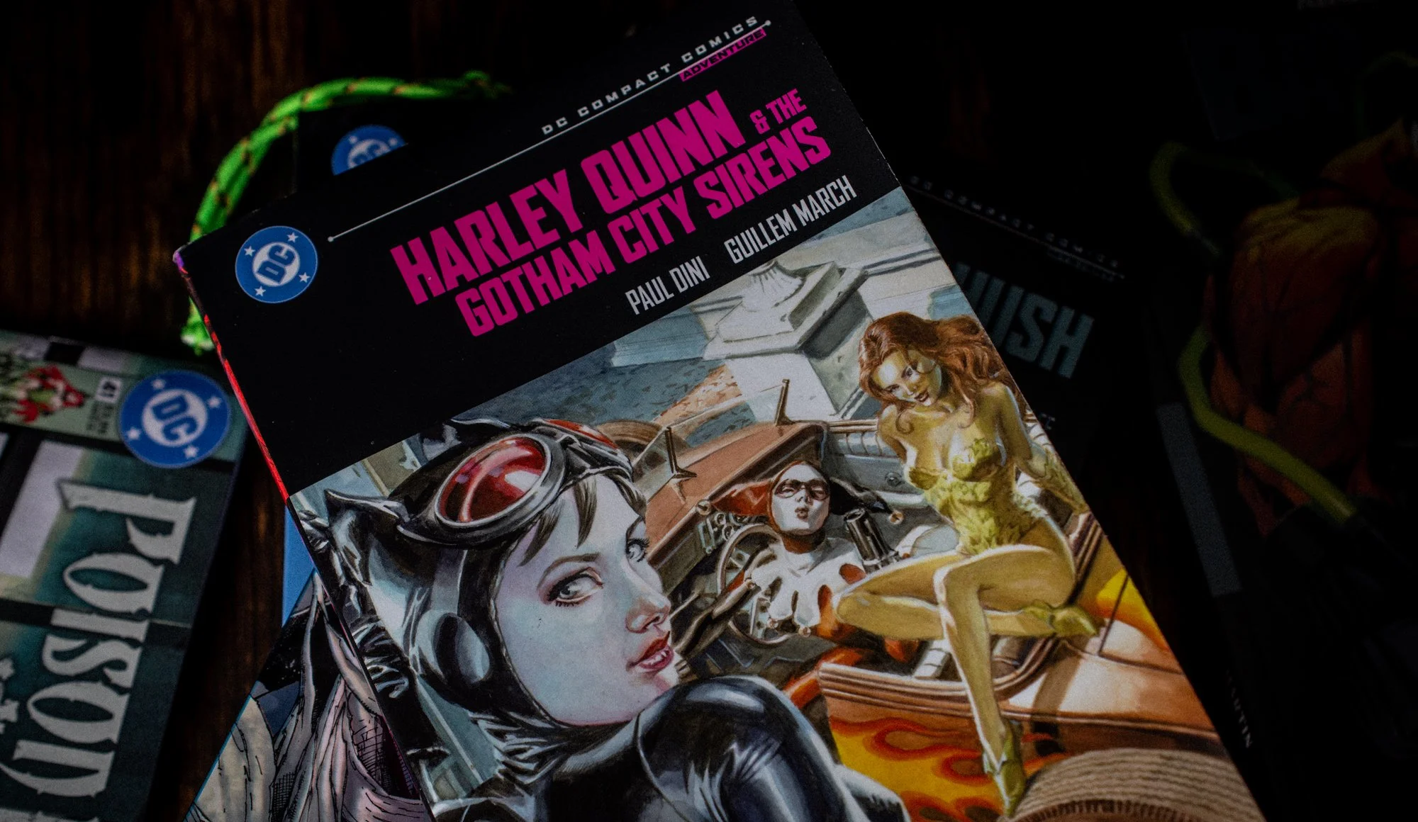 Harley Quinn &amp; the Gotham City Sirens - Review - DC Compact Comics