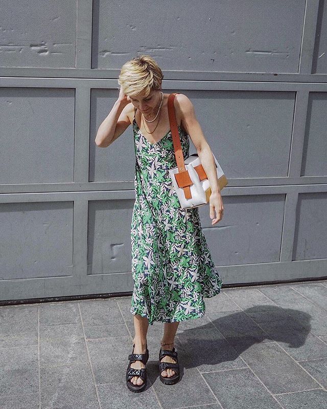 Three parts summery green, one part still very pleased with the new sandals ☺️🌿👀 Thankyou for the most lovely morning @velvettees_eu 💓 | 📸 @bubblyaquarius (Dress is a gift)