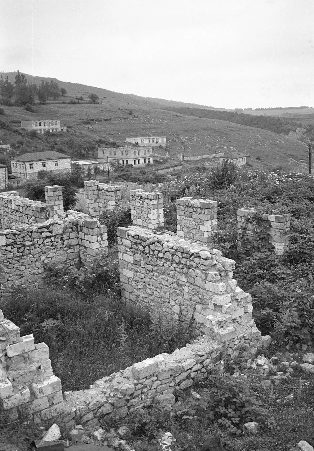 ShushiRuinedBuildings.jpg