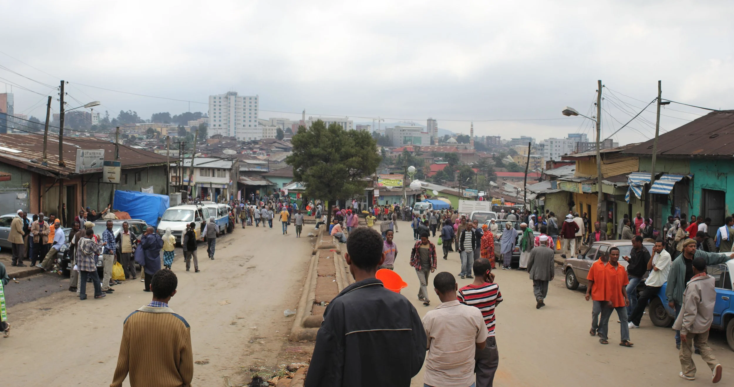 Merkato_Street_Scene.jpg
