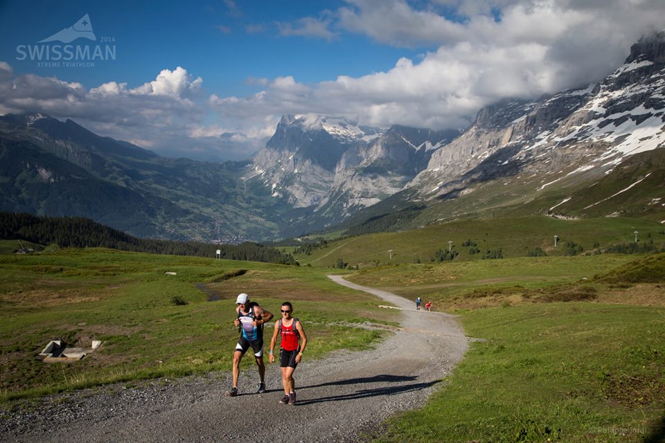 The highlight of the SWISSMAN is the final climb from Grindelwald to Kleine Scheidegg. On this section (about 8 km and 1000 m of altitude, 2-3h average) it is mandatory for safety reasons that the supporters accompany the athletes on foot.