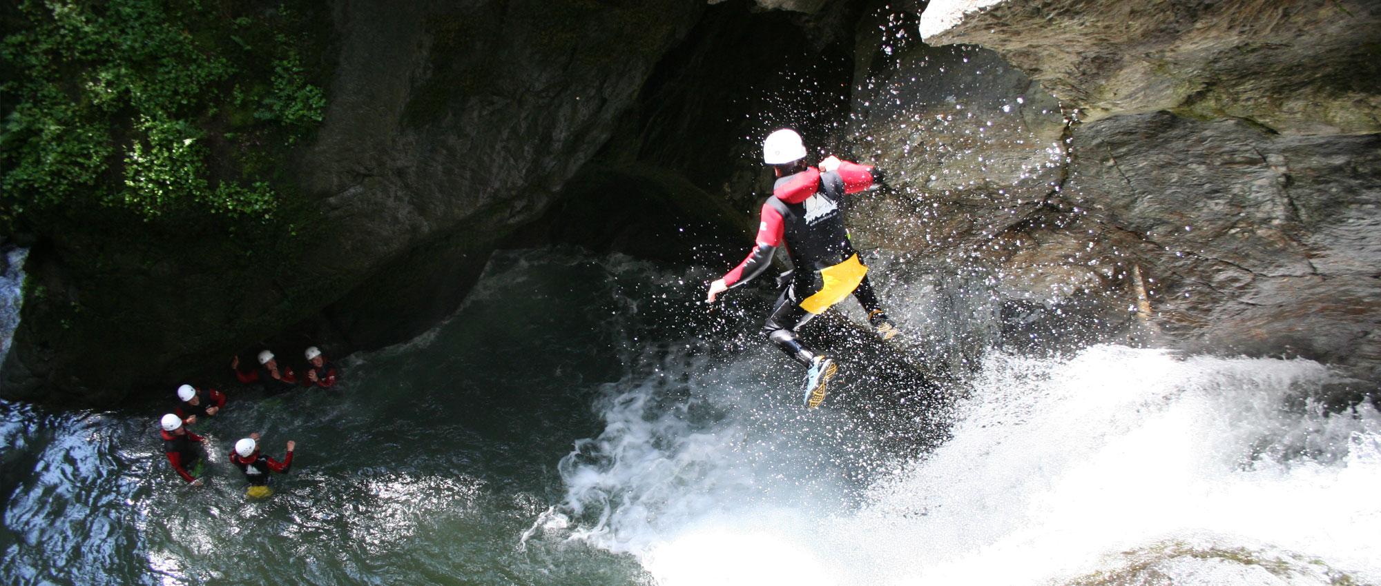 Canyoning Sprung in Tobel.jpg