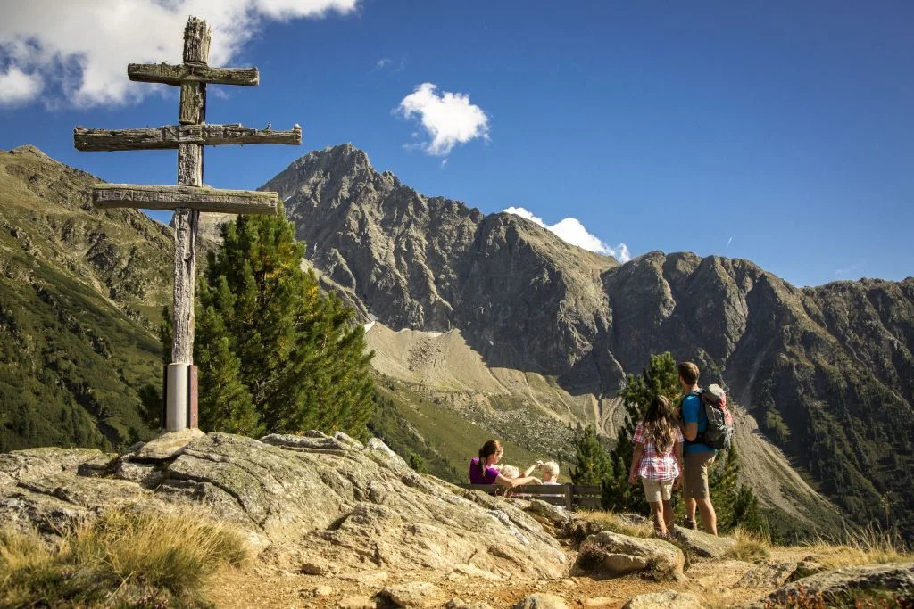 Familienwanderung_Hochoetz.jpg