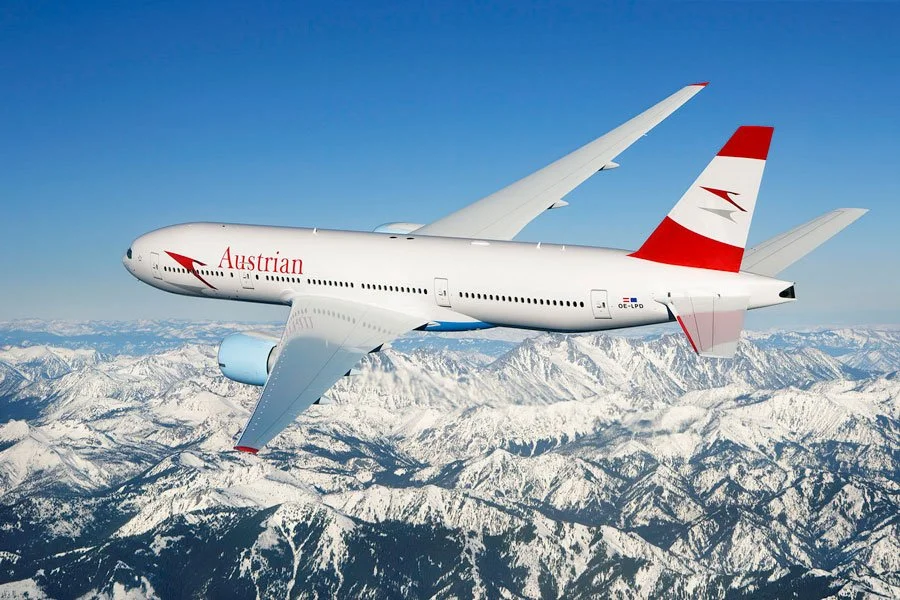 Austrian Airlines Flugzeug als Anreisemöglichkeit ins Ötztal.