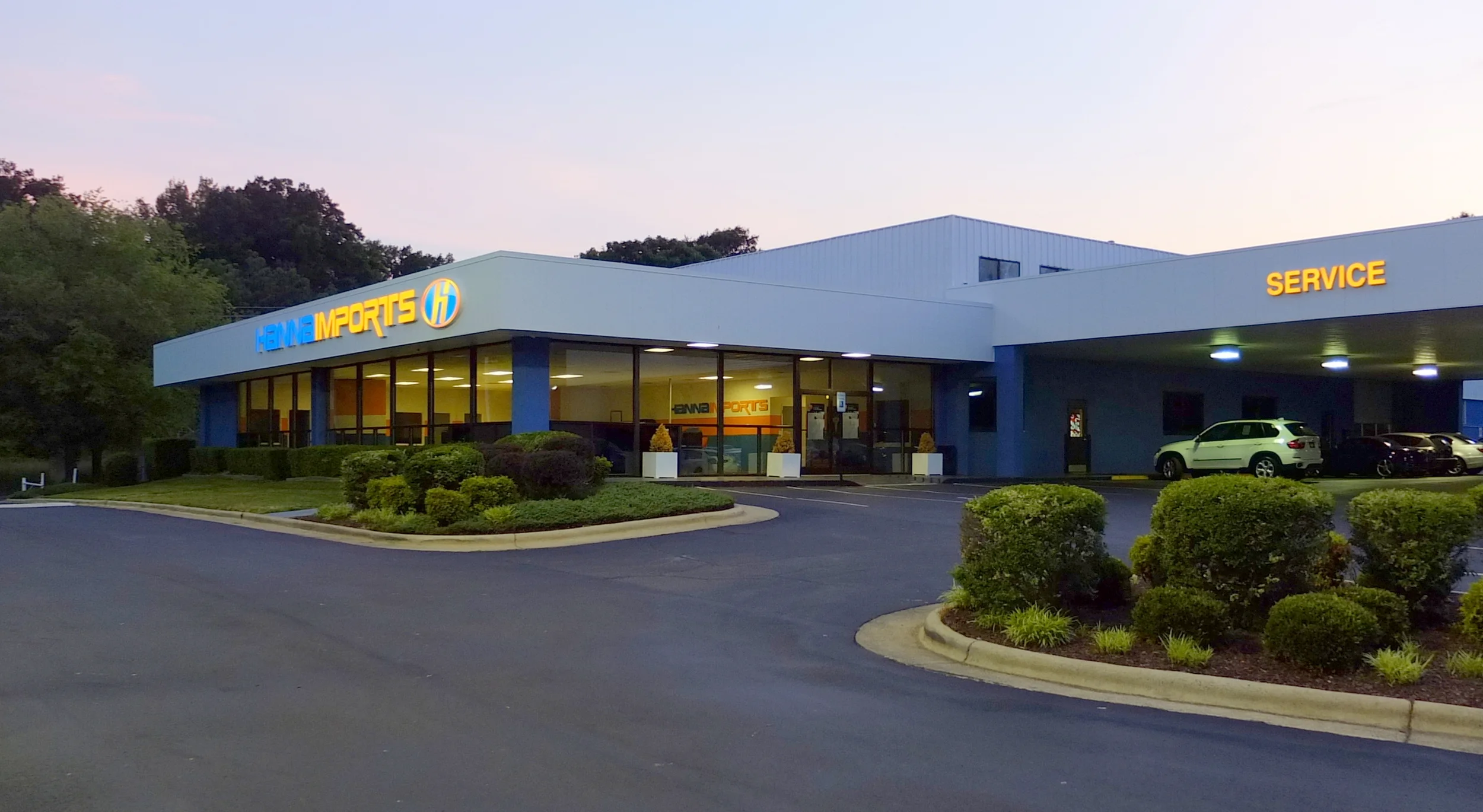 I was pleased to assist Hanna Imports with their recent move to their new expanded location. I handled the interior design of the showroom as well as re-branding of the company, design of case goods, and design of their road and wall signage as well.