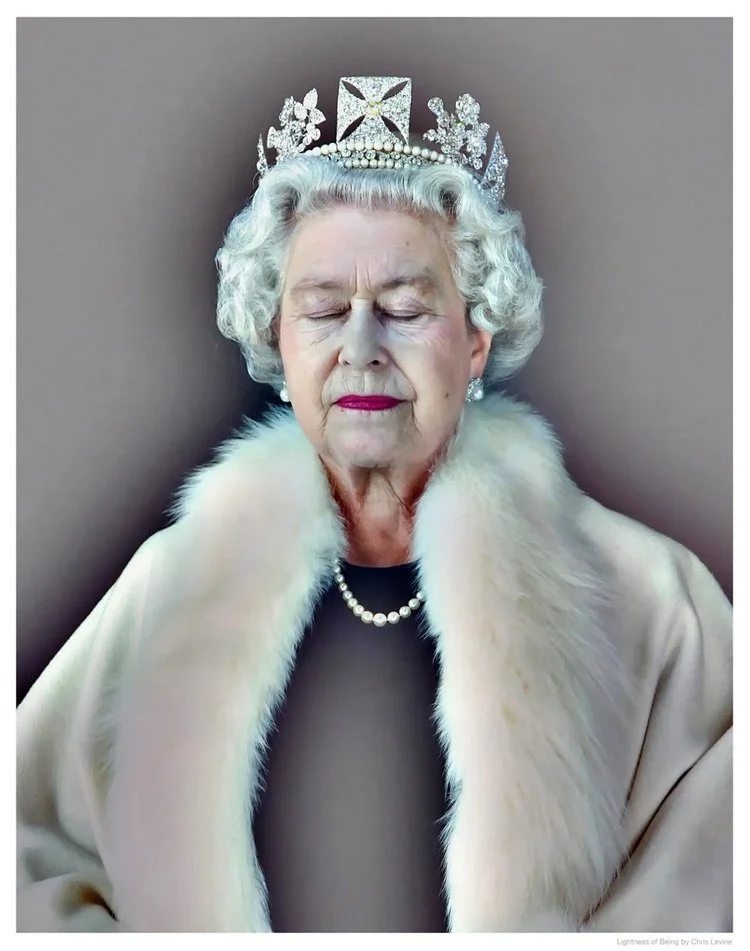 Lightness-of-Being-Freedom-edition-chris-levine-queen.jpg