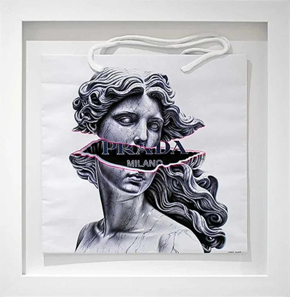 Venus Split On Prada