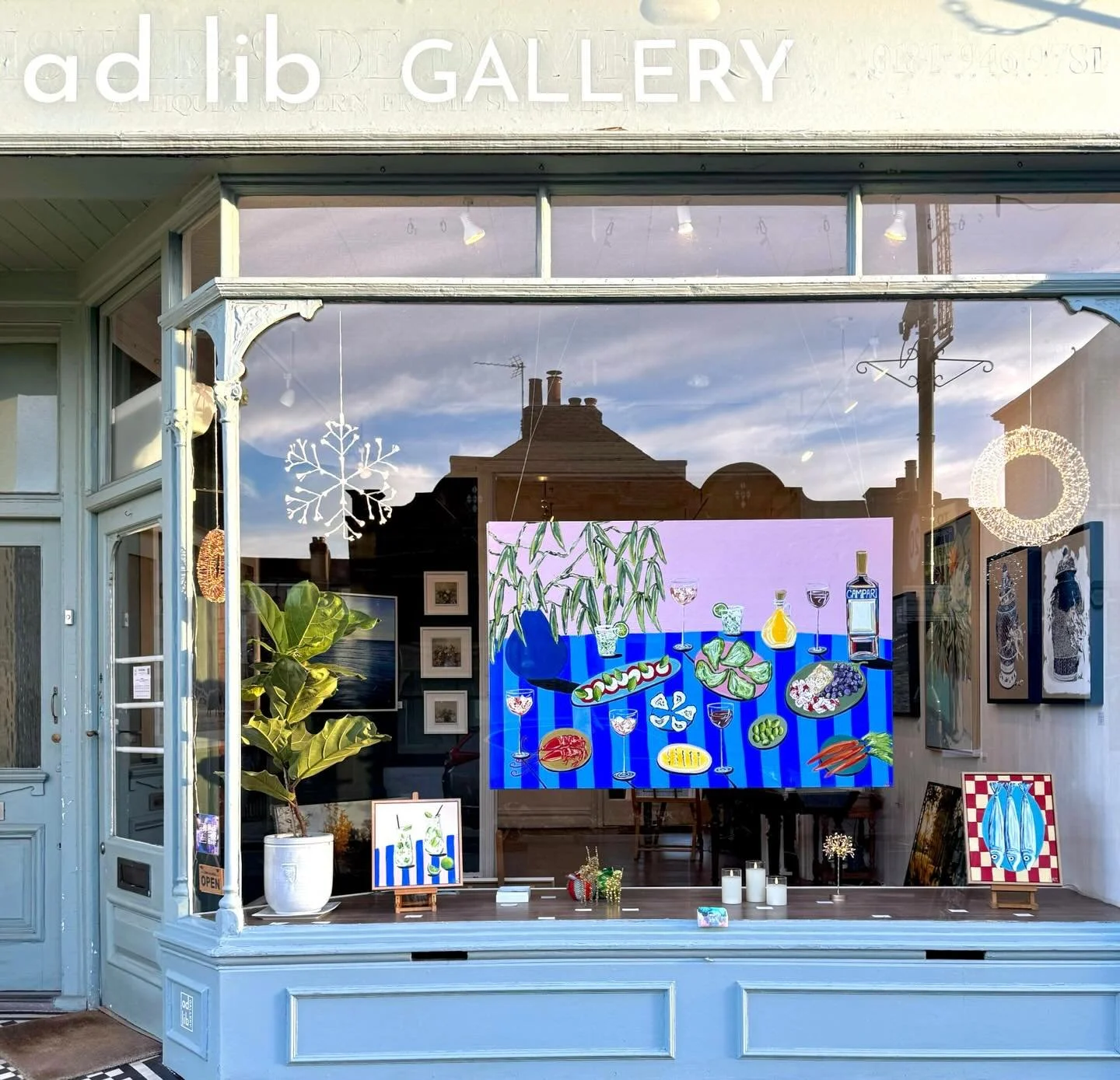 @haz.artist in the window at @adlibgallery @wimbledonvillage 🤩

The large painting in the middle is called Midday Magic ✨ 

Acrylic on canvas
100 x 150 cm
Unframed

We have several pieces by HAZ at the gallery now, get in touch asap if you'd like mo