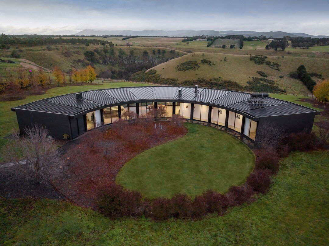 Located in Gisborne, Victoria, the 'Glass House' is a stunning architecturally designed home with spectacular views of Mount Macedon. 

#architecture #design #interiorde#architecture #design #interiorde#ınstagoodsign #art
#architecturephotography #ph