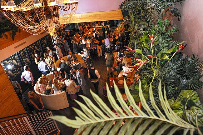 projects_interiors_No8club3.jpg