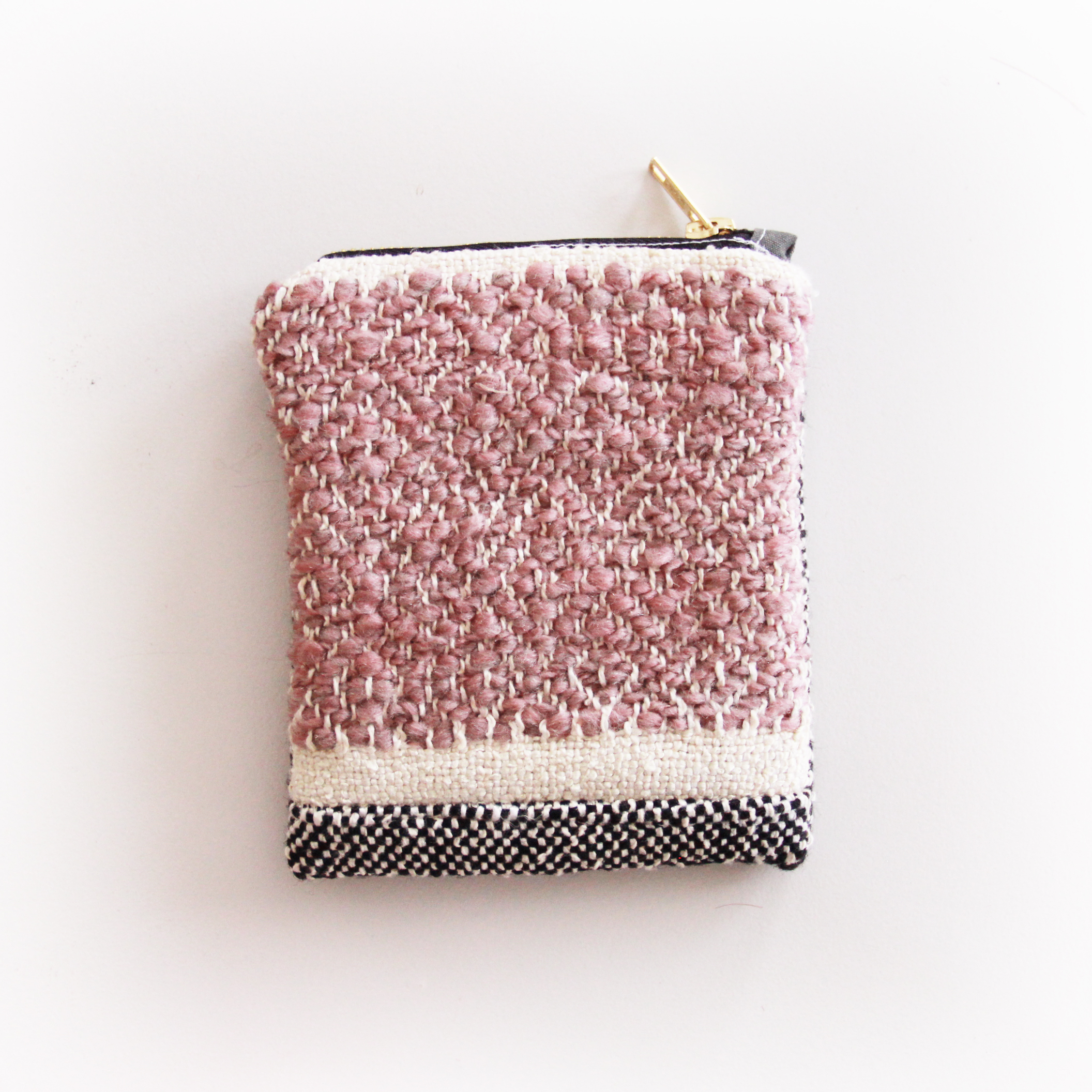 HANDWOVEN ZIPPER POUCH 02