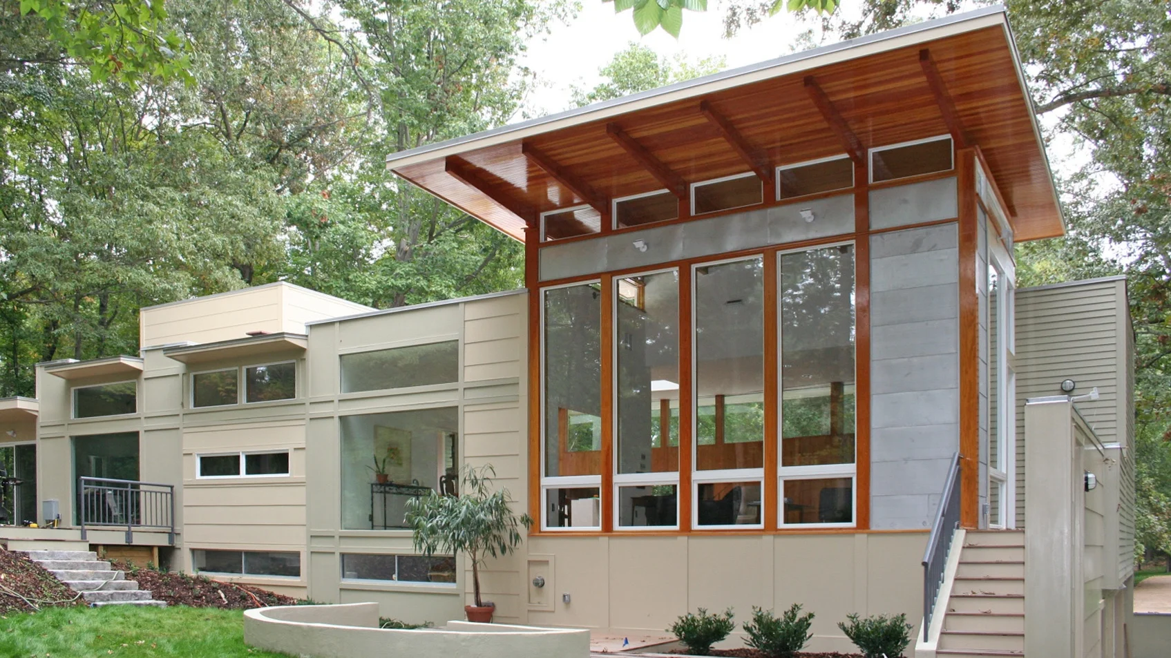 Newquay_exterior_rear.jpg