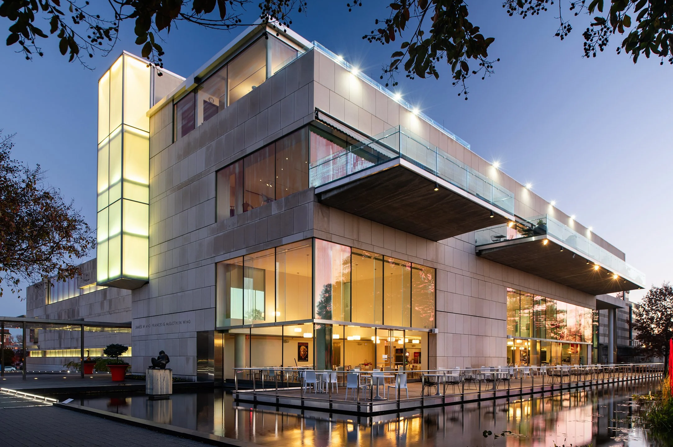 Project: Virginia Museum of Fine Arts
Original Architect: Peebles and Ferguson + Hardwicke Associates + Baskervill & Son Architects
Modern Addition Architect: Rick Mather Architects + SMBW
Photo: Ansel Olson

