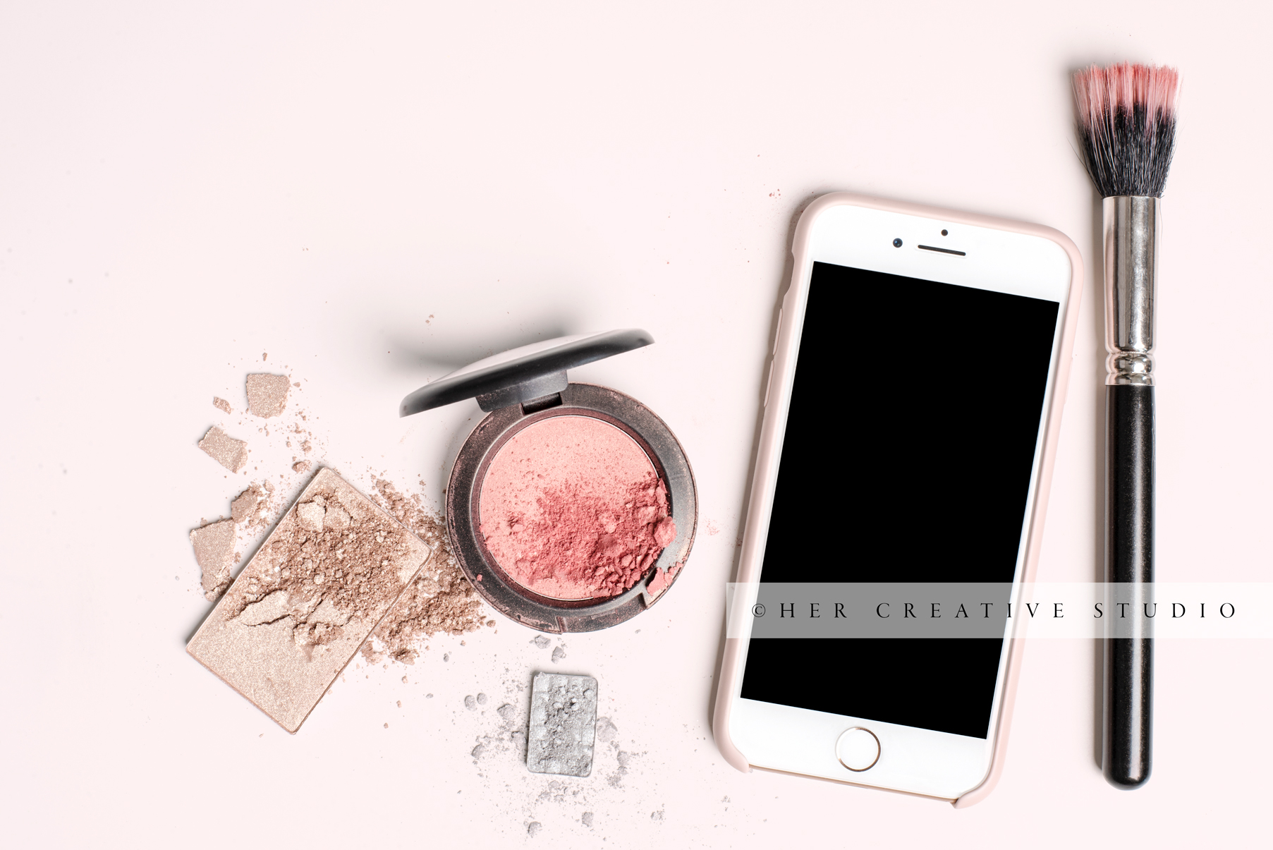 Makeup-smashed-Iphone-IE.jpg