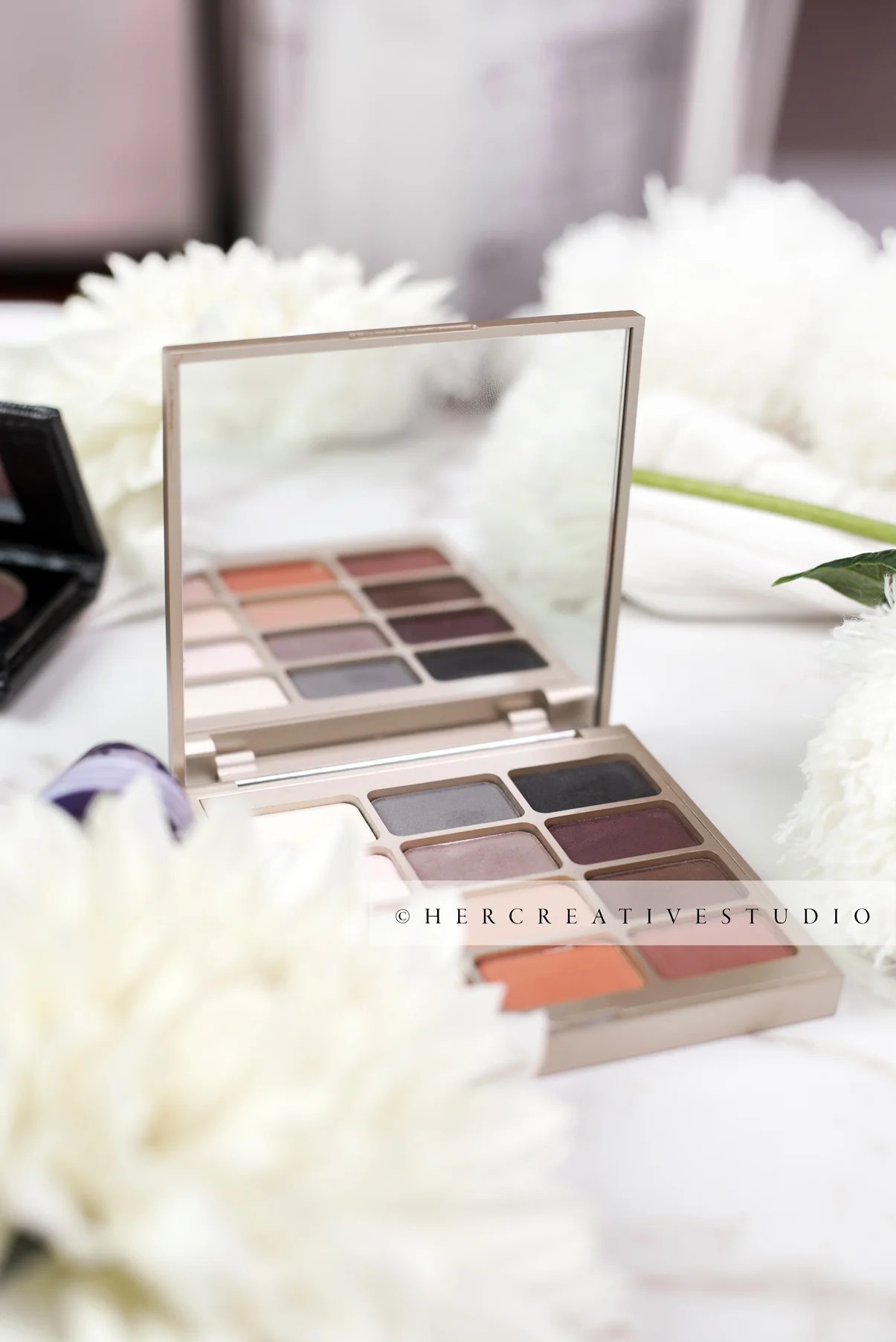 Eyeshadow-palette-IE.jpg