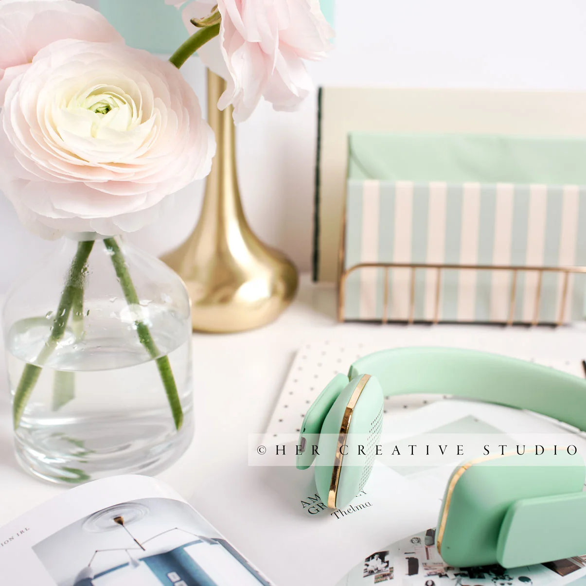 Mint-Desk-Ranunculus-2-IE.jpg