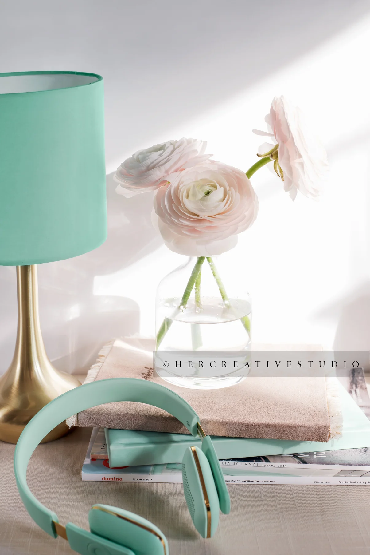 Mint-Desk-Ranunculus-4-IE.jpg
