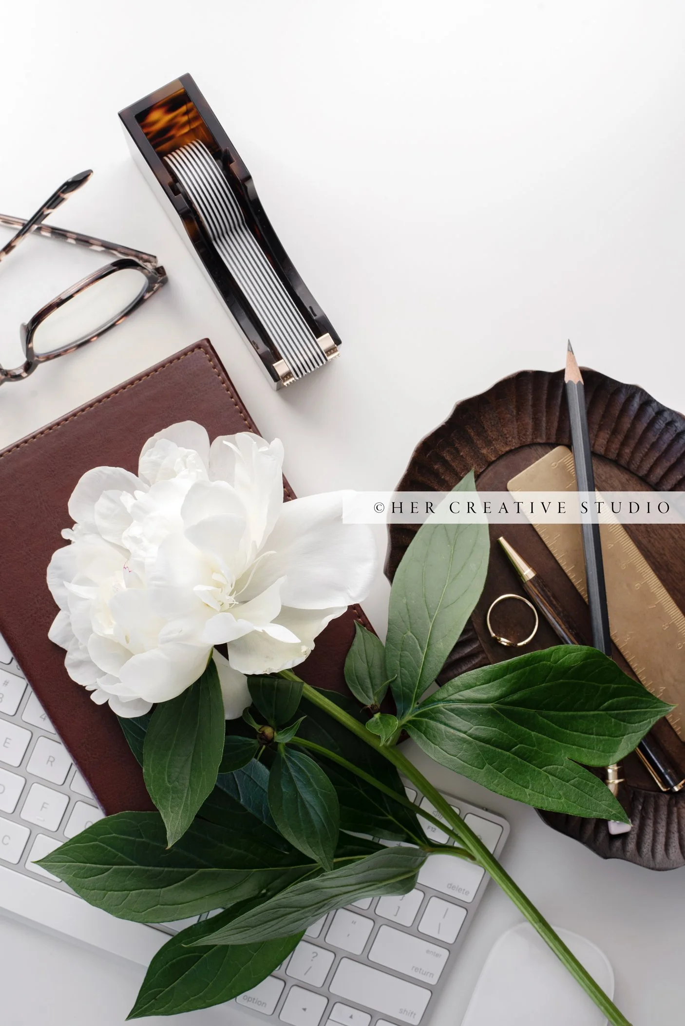 Peony-Notebook-tray-22-IE.jpg