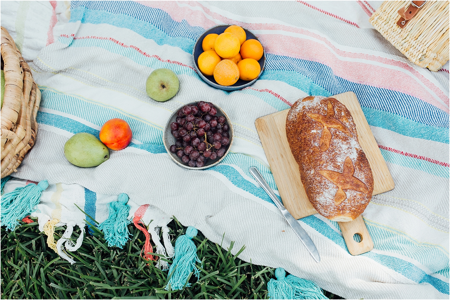 Taylor Gonsoulin Photography lifestyle picnic session
