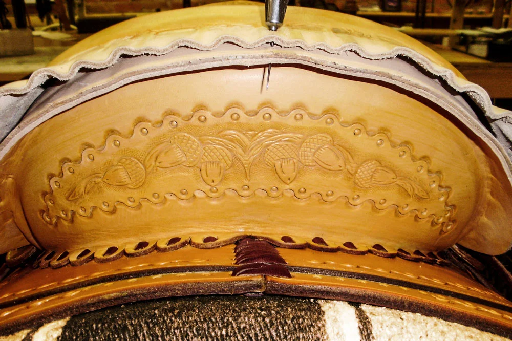 leather-tooling-oak-leaves.jpg