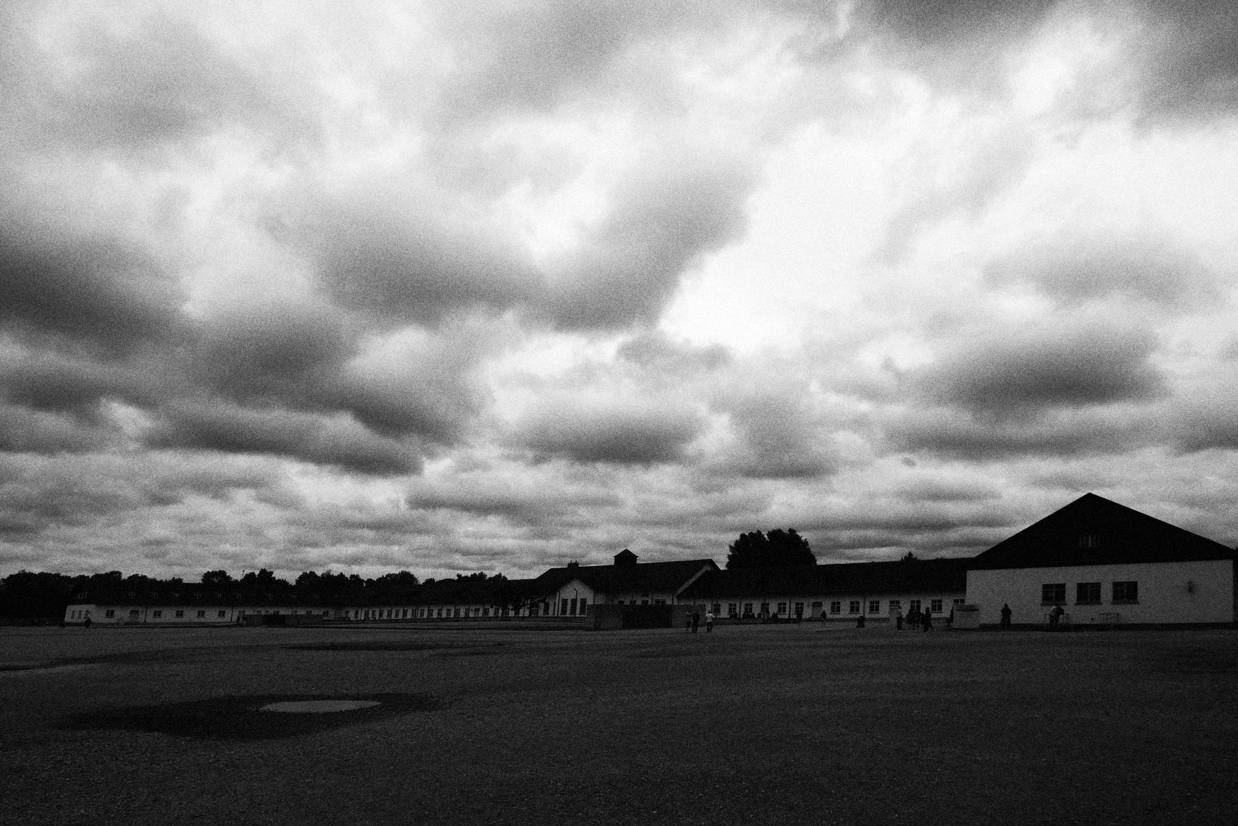 dachau04.jpg