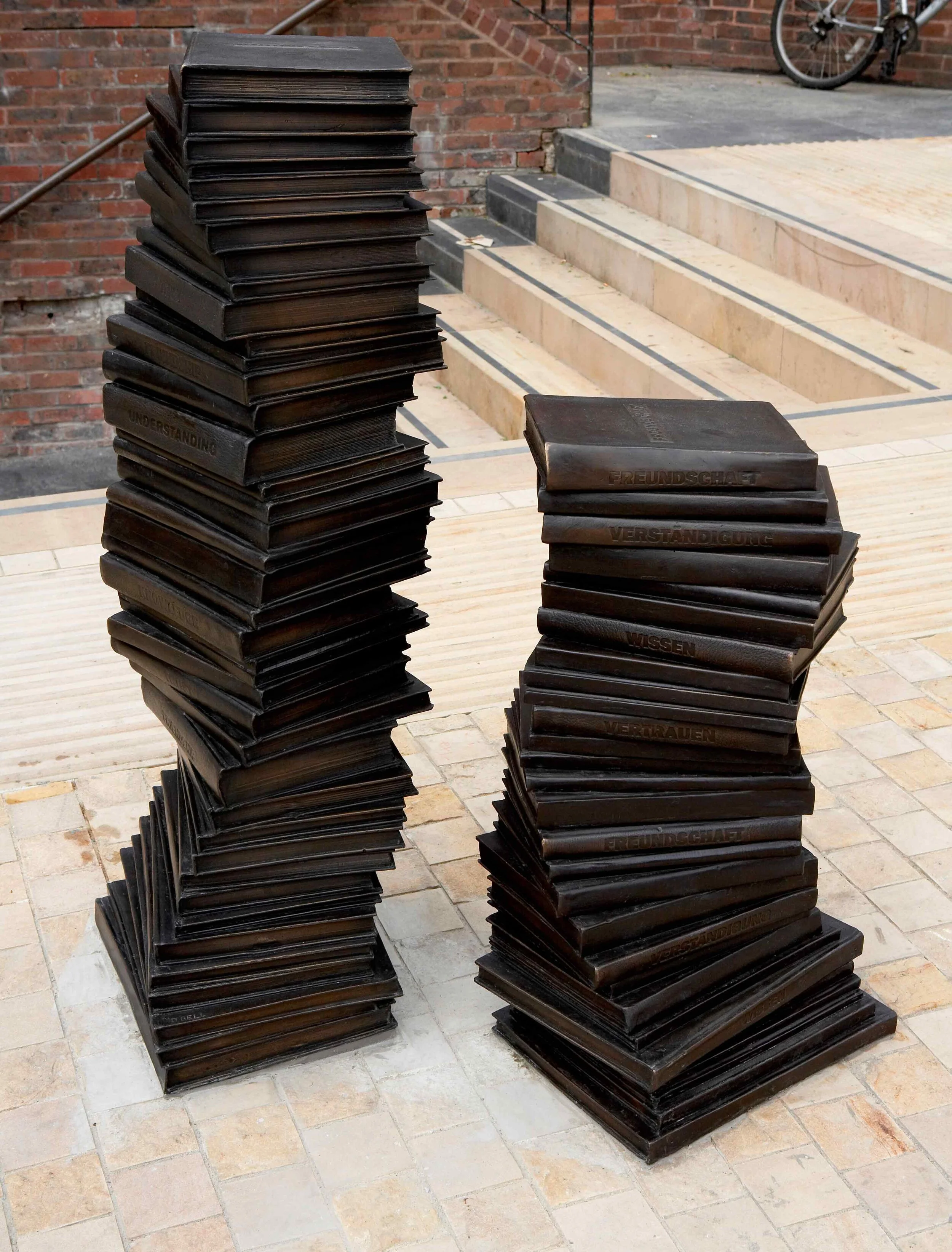 Diana-Bell-Public-Art-Bonn-Square