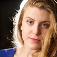 Headshot - Shelby.jpg