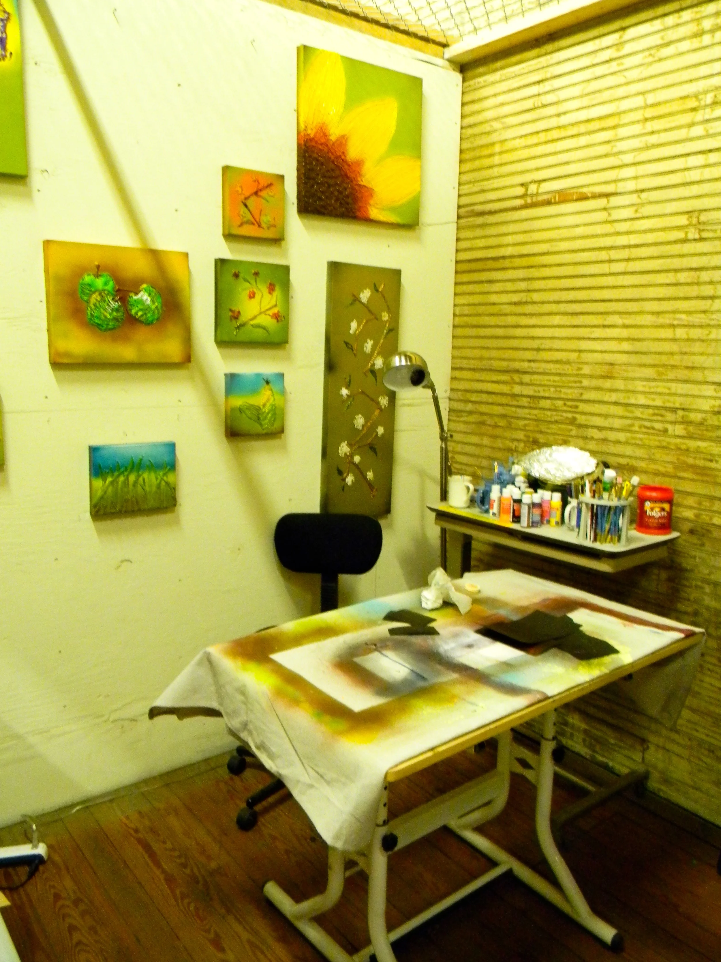  Artist Billie Dupree reclaimed her dining room and moved her art studio to 2nd Avenue Storage.&nbsp; 